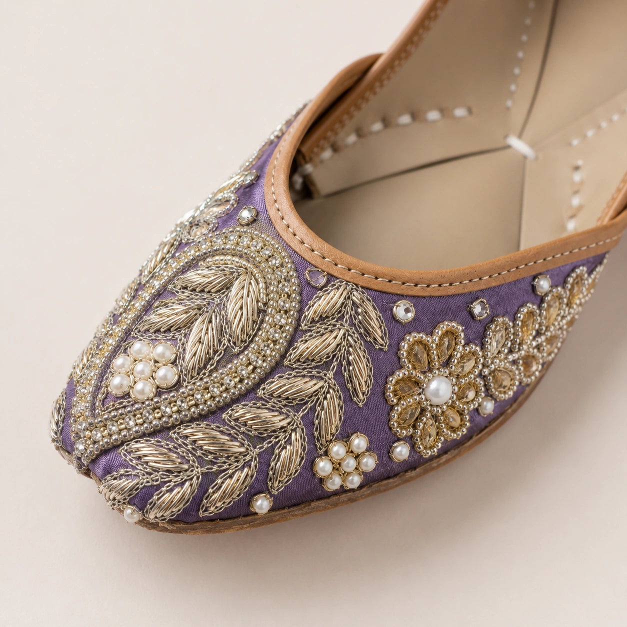 LAVENDER EMBROIDERED & BEADED JUTTI FOR WOMEN