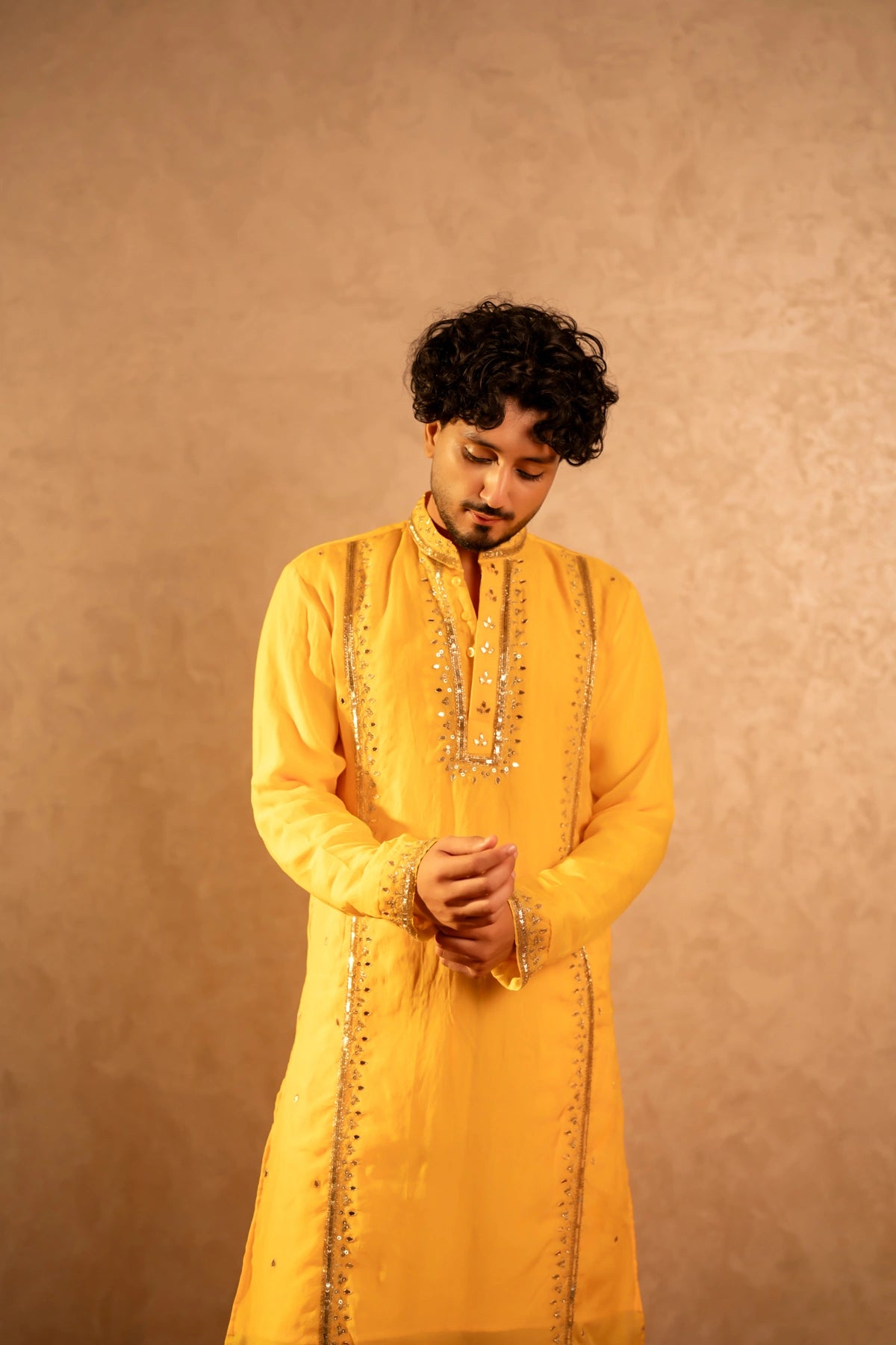 MEN'S LUXE ORGANZA PEELA HAND EMBROIDERY KURTA SET