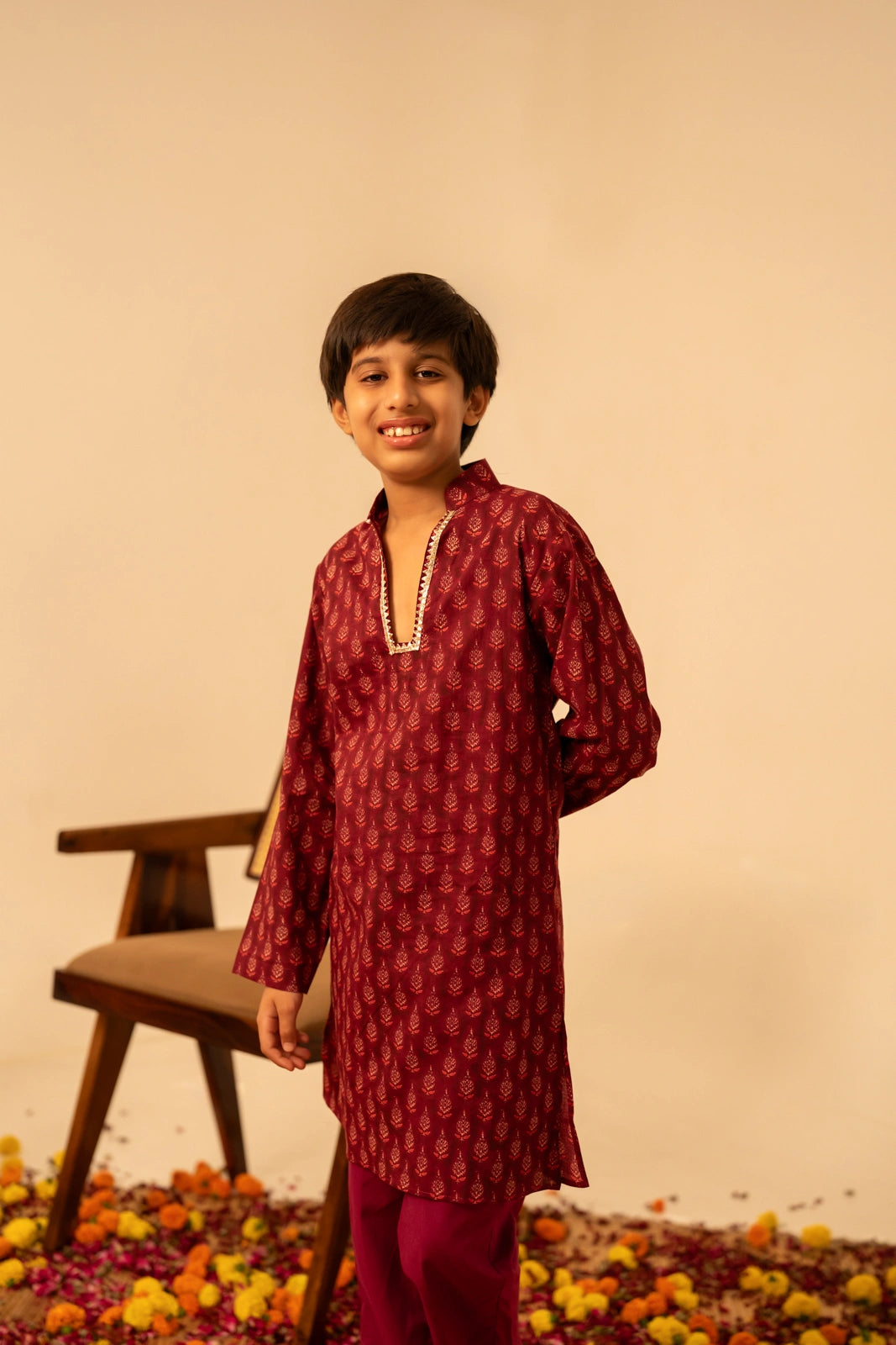 KHILKARI THE MARRON BUTI KURTA SET
