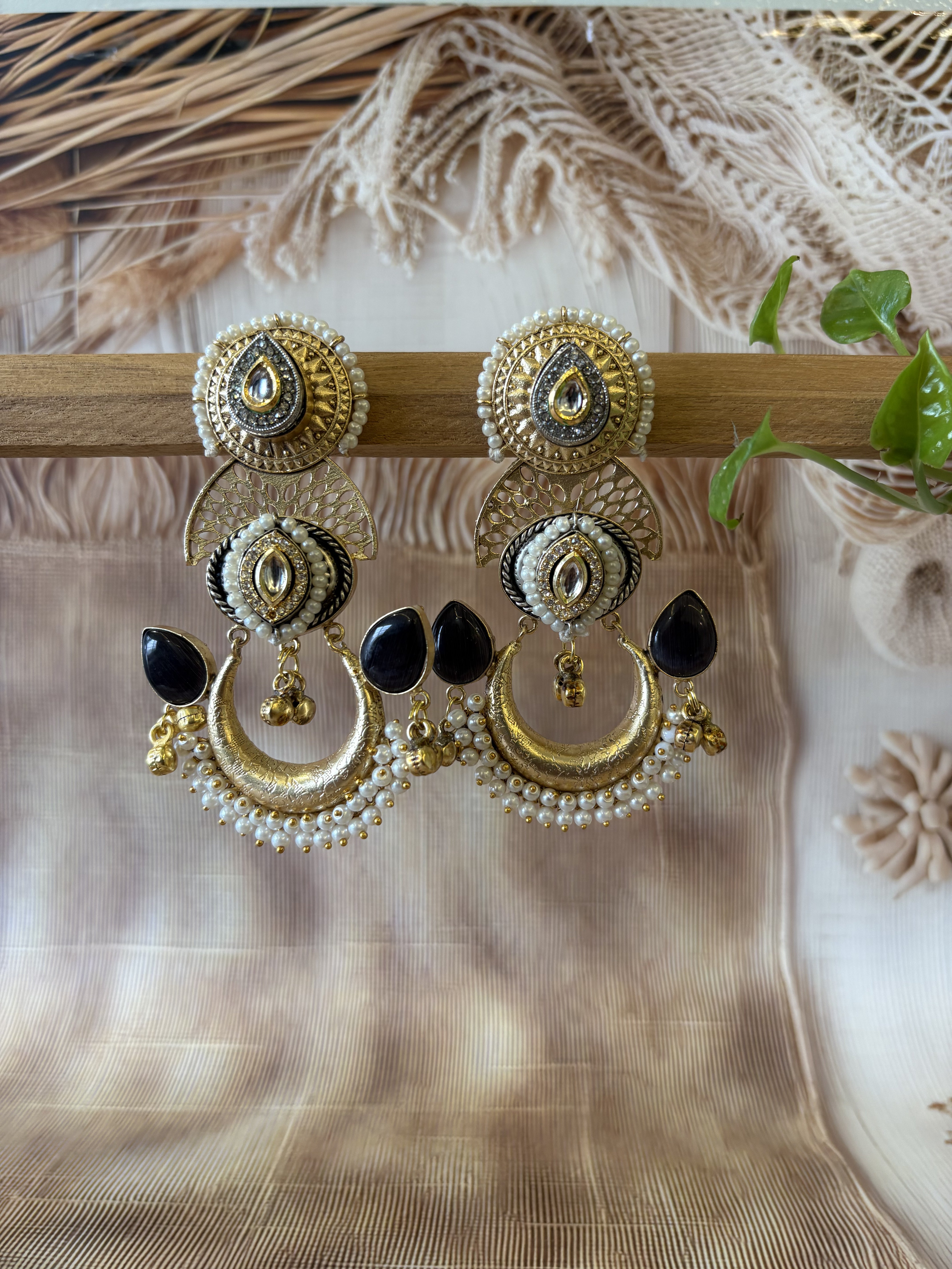 SITA GOLD TONE BLACK STONE PEARL BEADED EARRING SET
