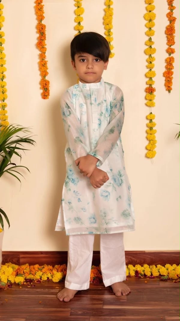 FALAK CHANDERI WHITE FAMILY OUTFIT COMBO
