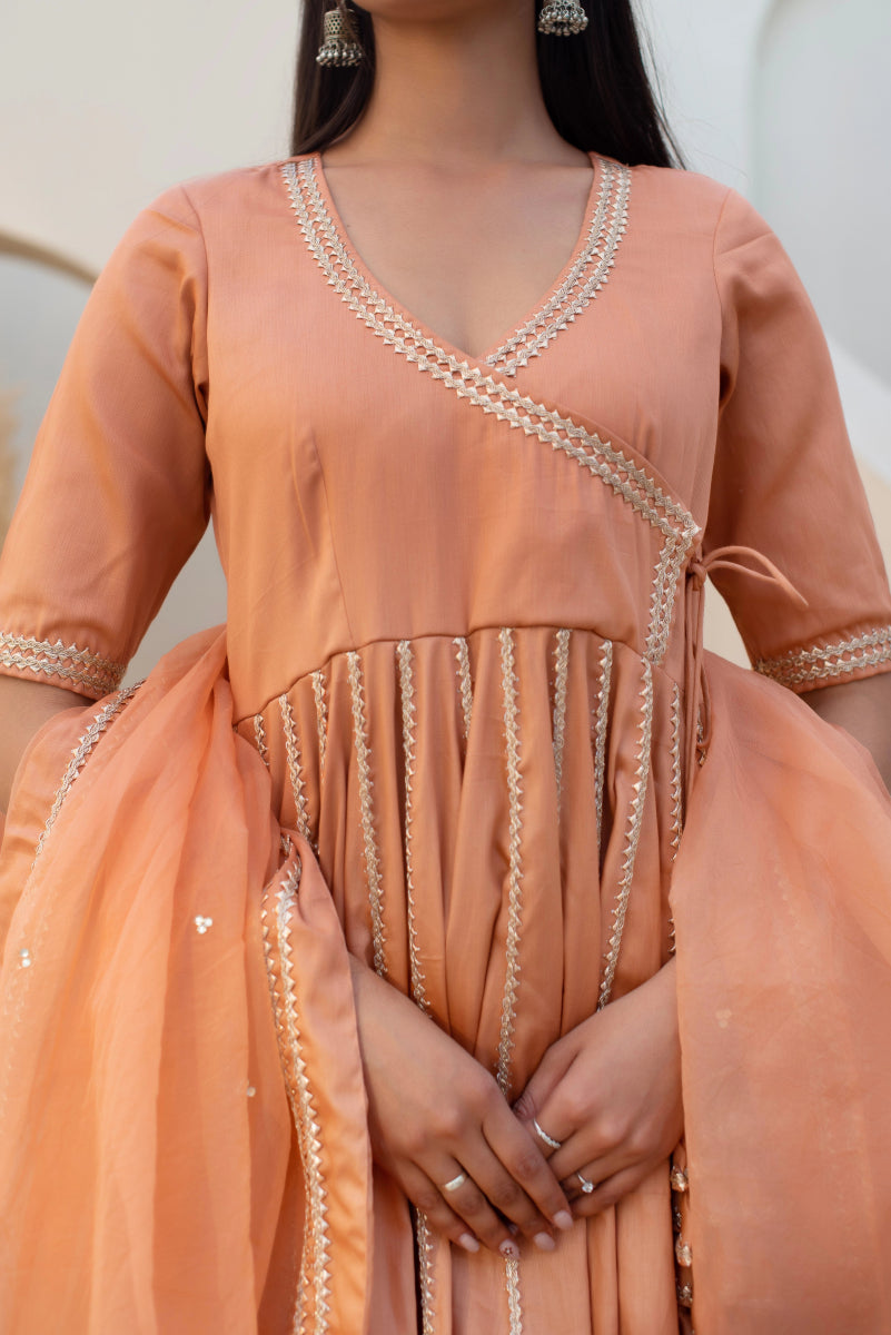 CHHIPA BAZAR CREAMY PEACH GLACE COTTON GOTA PTTI ANGRAKHA SET WITH ORGANZA DUPATTA - Pomcha Jaipur