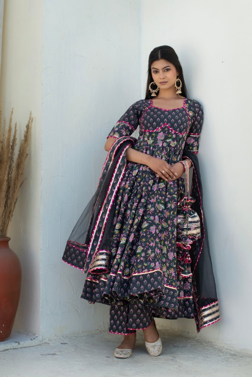 CHHIPA BAZAR HOOR GREY COTTON GOTA PATTI ANARKALI WITH NET DUPATTA - Pomcha Jaipur