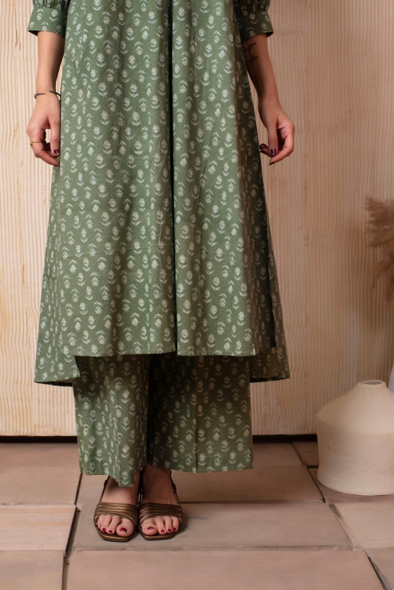DHOOP CHAAV AISHA GREEN HAND BLOCK COTTON WHITE CO - ORD SET - Pomcha Jaipur