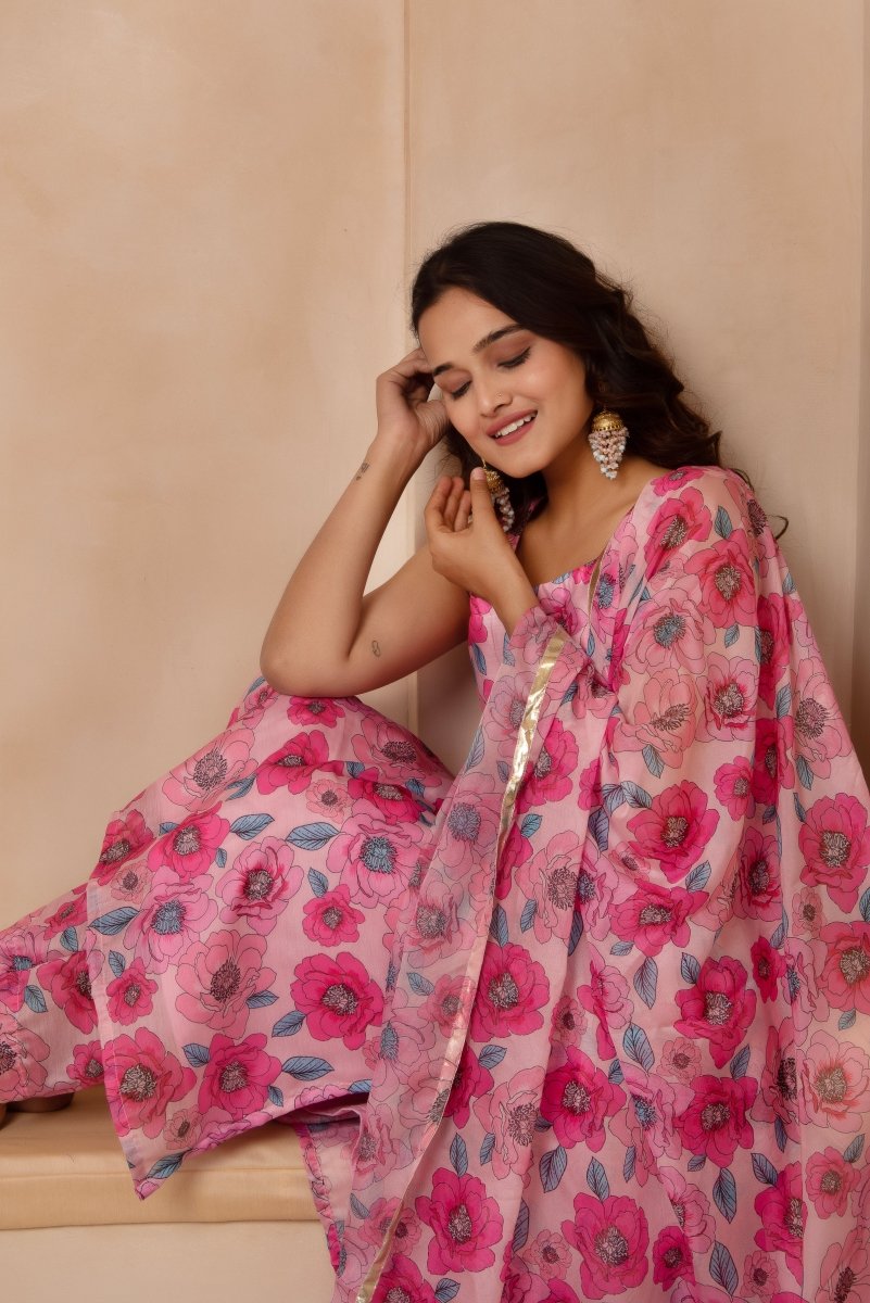 DHOOP CHAAV LEELA MUSLIN STRAIGHT SUIT SET WITH ORGANZA DUPATTA - Pomcha Jaipur