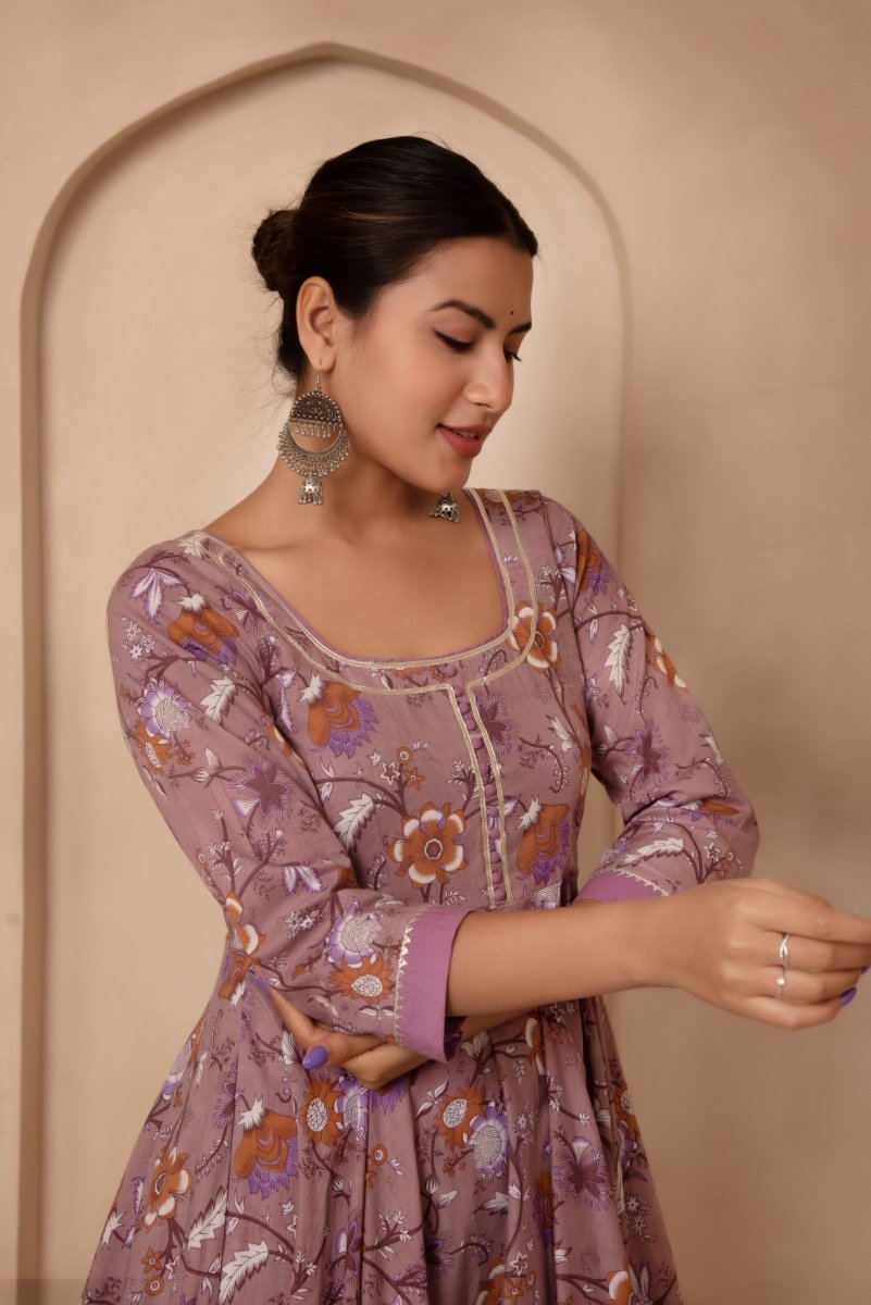 DHOOP CHAAV MAUVE FLORAL COTTON ANARKALI SET WITH SOFT NET DUPATTA - Pomcha Jaipur