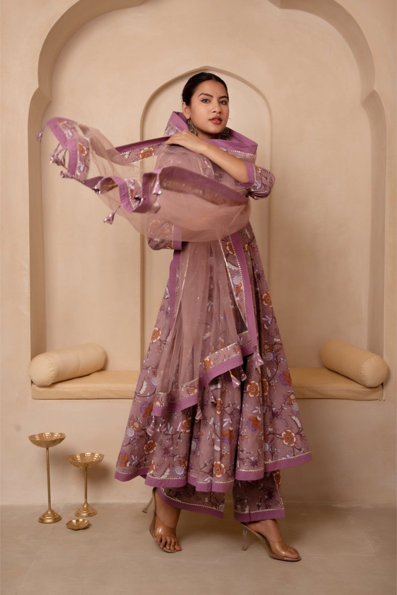 DHOOP CHAAV MAUVE FLORAL COTTON ANARKALI SET WITH SOFT NET DUPATTA - Pomcha Jaipur