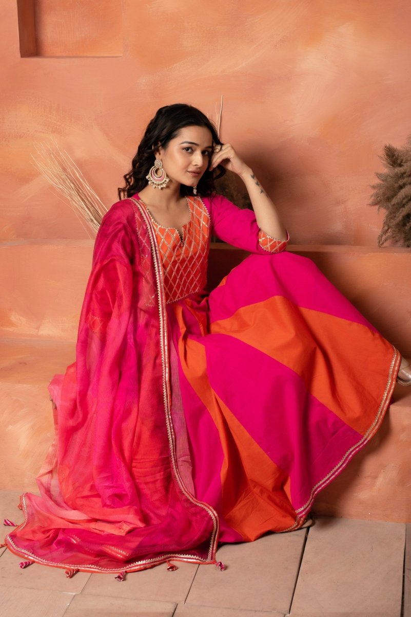 DHOOP CHAAV ORANGE PINK SHADE COTTON ANARKALI SET WITH CHIFFON PRINTED DUPATTA - Pomcha Jaipur