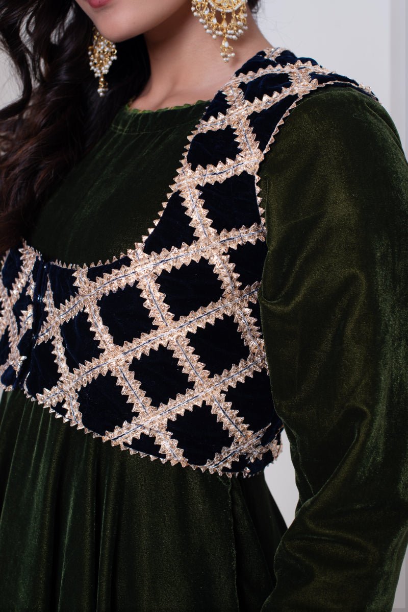 GHAZAL GREEN VELVET GOTA PATTI ANARKALI SET WITH VELVET VEST AND SOFT NET DUPATTA - Pomcha Jaipur