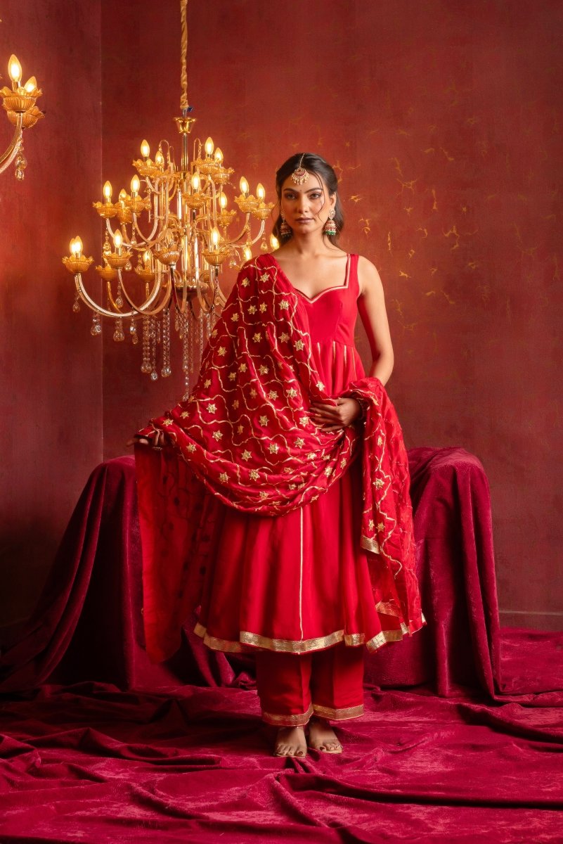 GULFIZAN CHATAK LAAL ORGANZA ANARKALI SET WITH HEAVY GOTA PATTI WORK ORGANZADUPATTA - Pomcha Jaipur