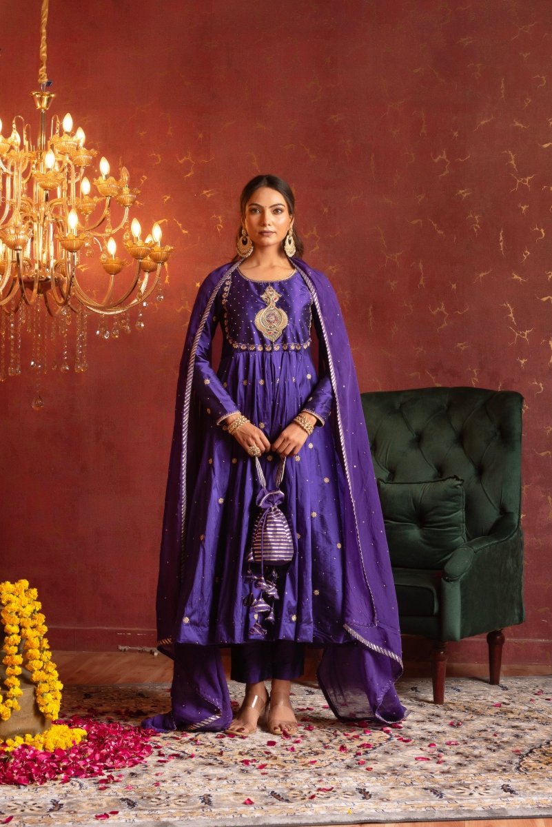 GULFIZAN PURPLE TAFFETA ZARDOZI TAARI HANDWORK ANARKALI SUIT SET WITH ORGANZA DUPATTA - Pomcha Jaipur