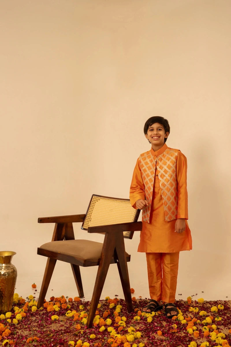 KHILKARI TANGY TAFFETA KURTA SET WITH JACKET - Pomcha Jaipur