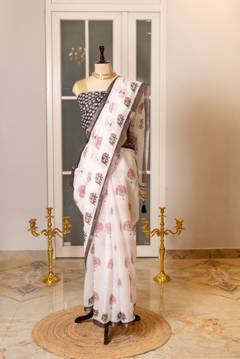SOOT RAAG WHITE LINEN BLOCK PRINTED SAREE WITH BLOUSE PIECE - Pomcha Jaipur