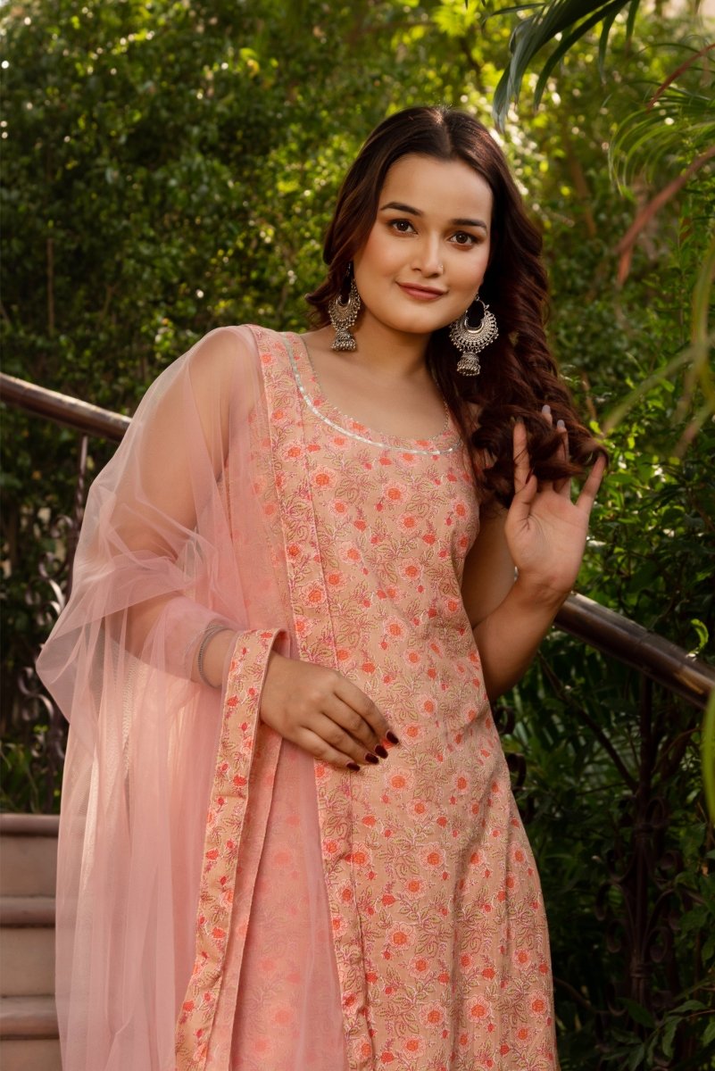 SUNHARI PEACH HALF SLEEVE COTTON HAND BLOCK PRINT SUIT SET WITH SOFT NET DUPATTA - Pomcha Jaipur