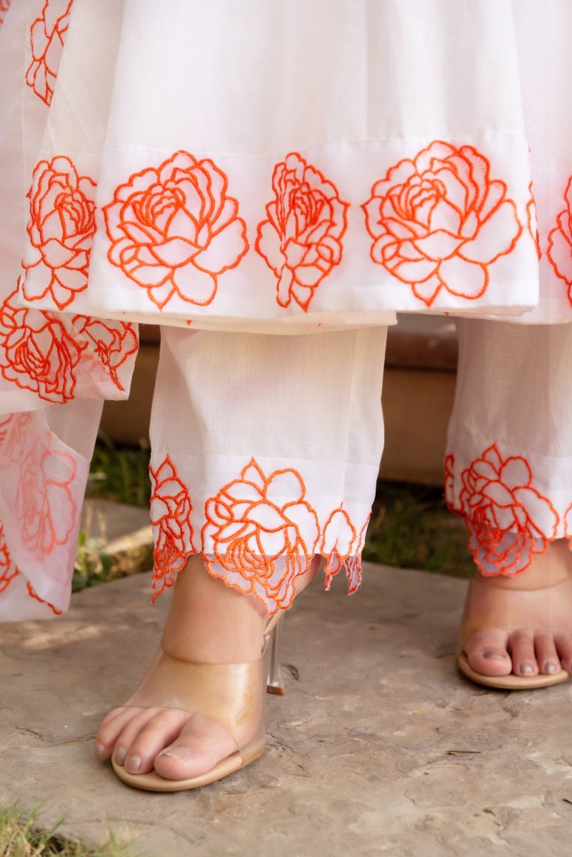 SUNHARI WHITE ORANGE PHOOL COTTON EMBROIDERED ANARKALI SET WITH ORGANZA DUPATTA - Pomcha Jaipur