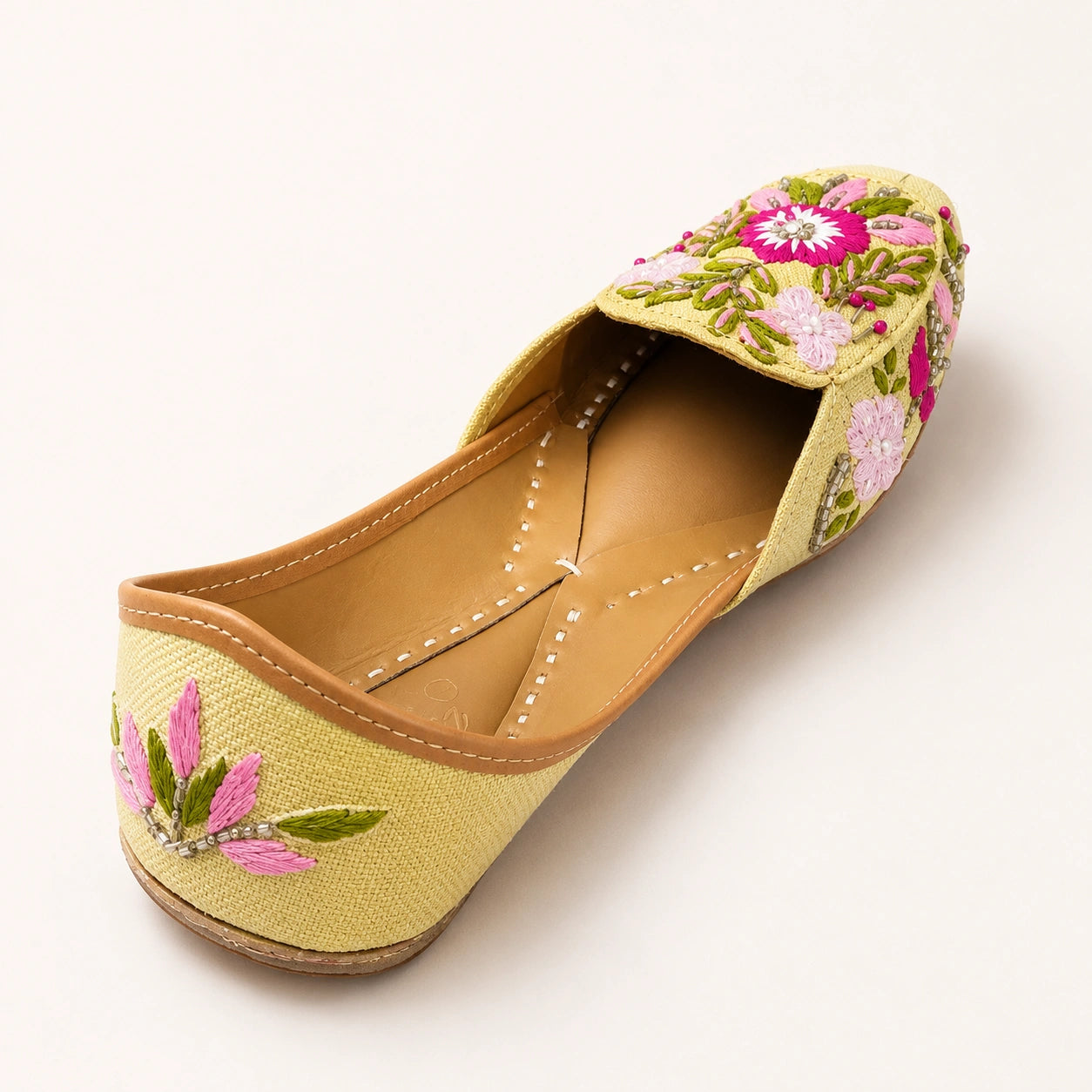 PASTEL YELLOW FLORAL RESHAM & BEAD EMBROIDERED JUTTI FOR WOMEN