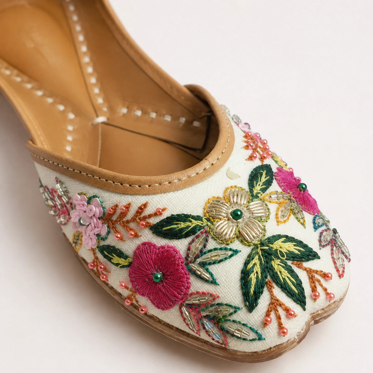 MULTICOLOUR FLORAL EMBROIDERED JUTTI FOR WOMEN