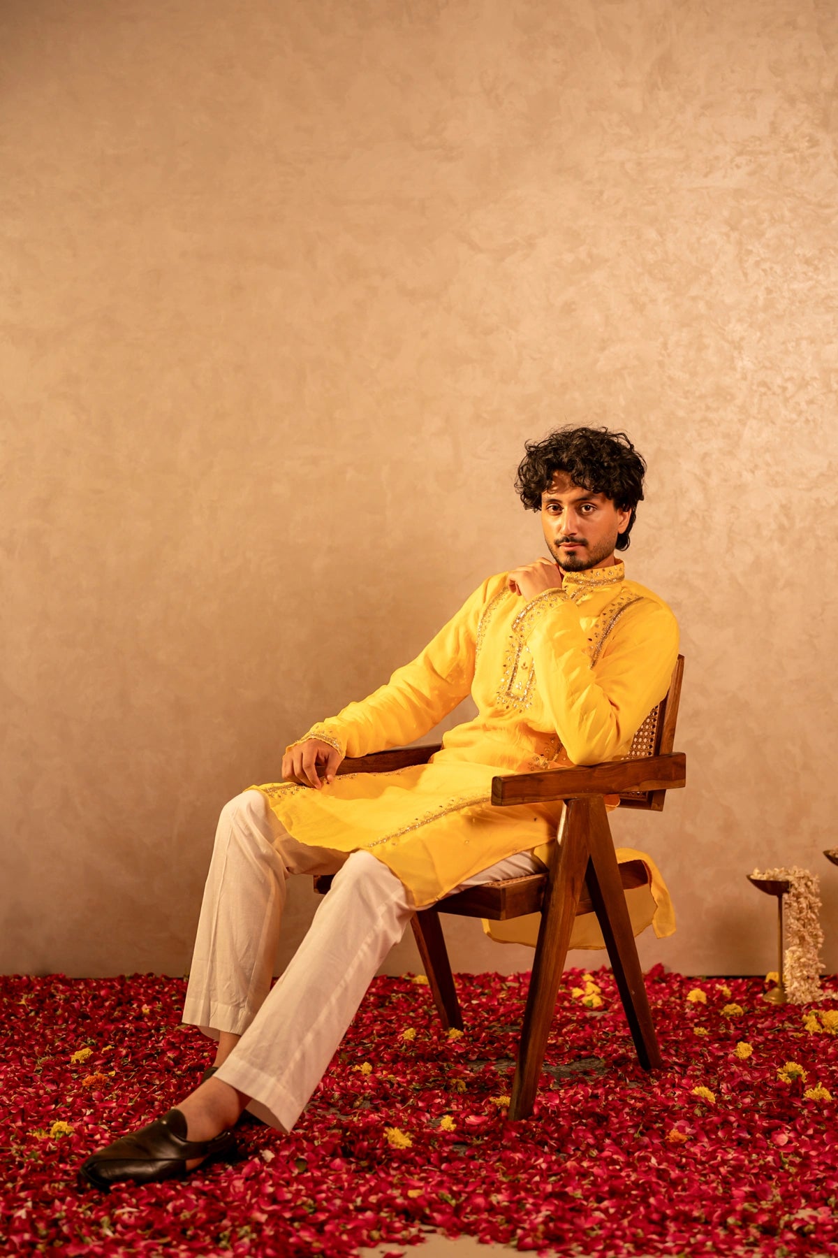 MEN'S LUXE ORGANZA PEELA  HAND EMBROIDERY KURTA SET