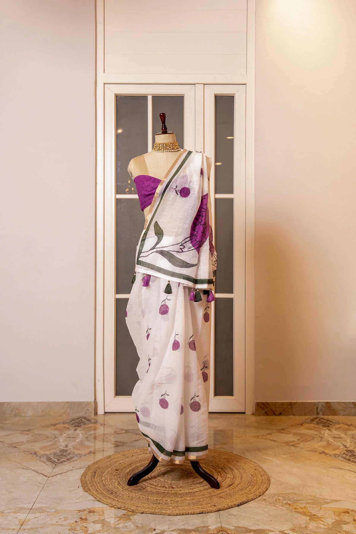 SOOT RAAG WHITE BAIGANI FLORAL PRINT LINEN SAREE WITH BLOUSE PIECE