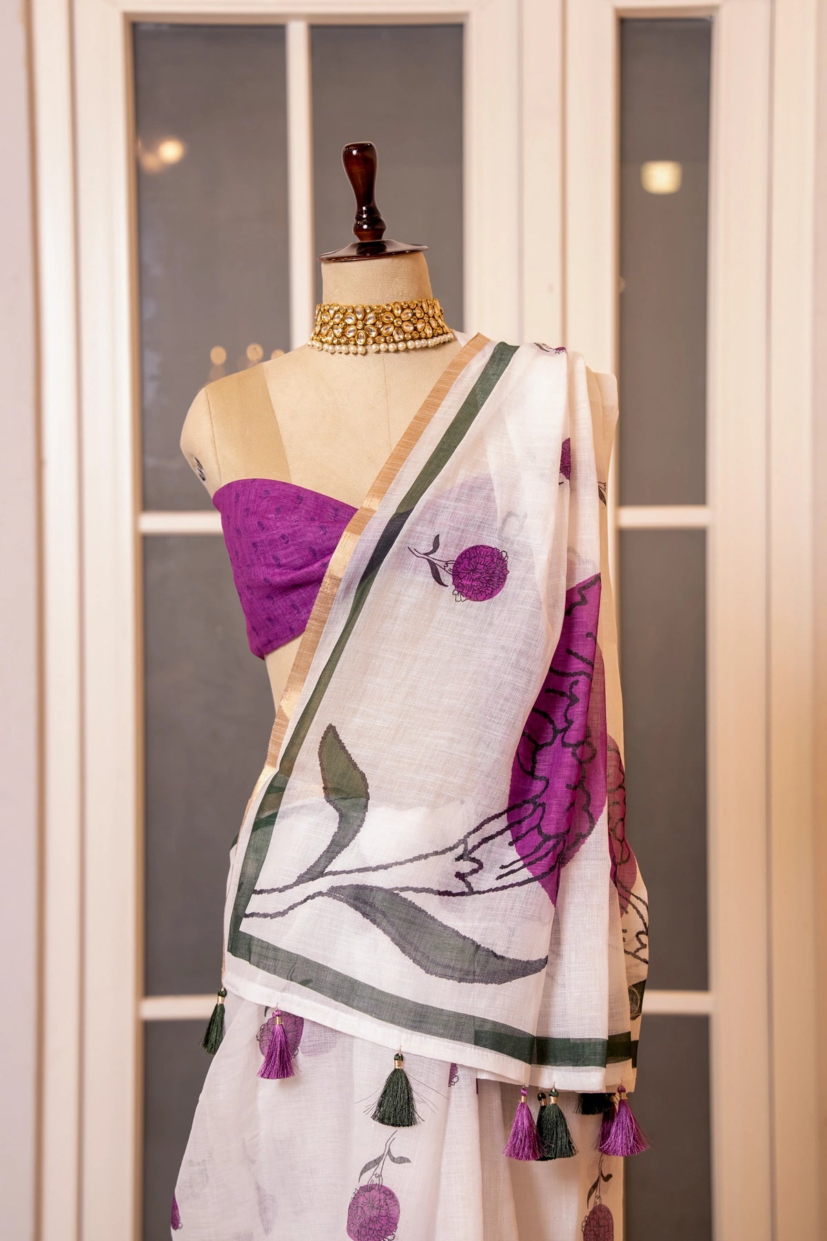 SOOT RAAG WHITE BAIGANI FLORAL PRINT LINEN SAREE WITH BLOUSE PIECE