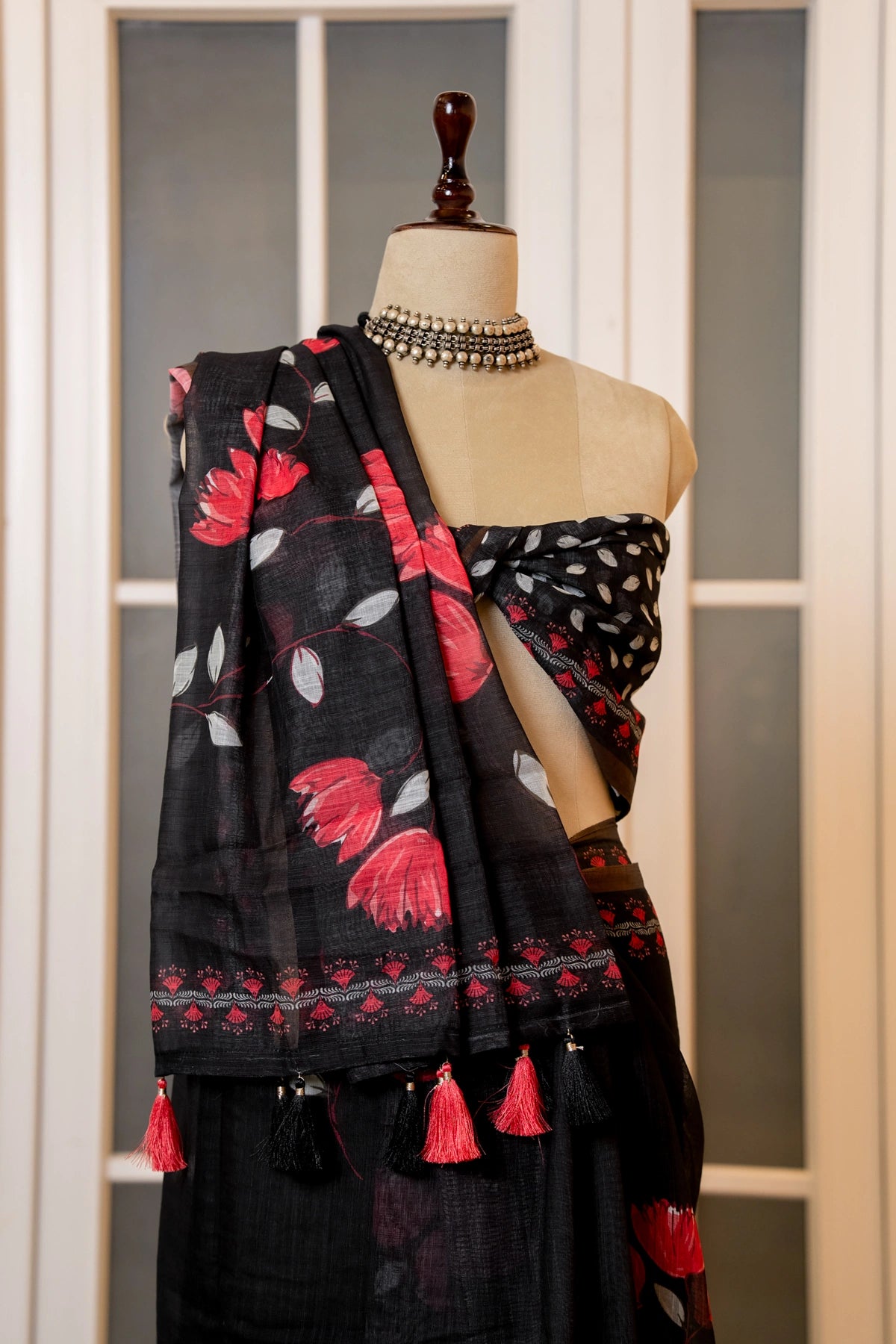 SOOT RAAG BLACK FLORAL PRINT LINEN SAREE WITH BLOUSE PIECE