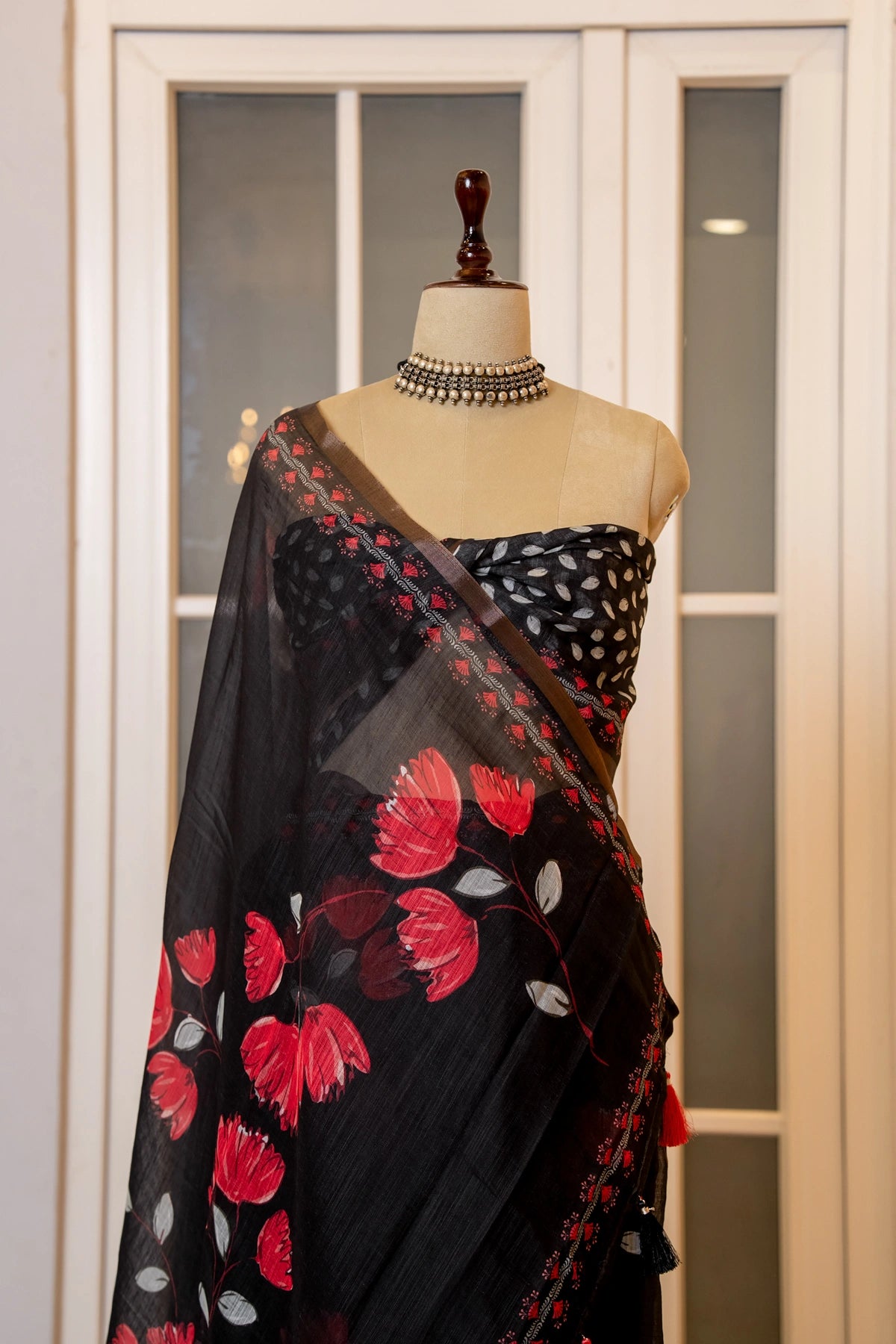 SOOT RAAG BLACK FLORAL PRINT LINEN SAREE WITH BLOUSE PIECE