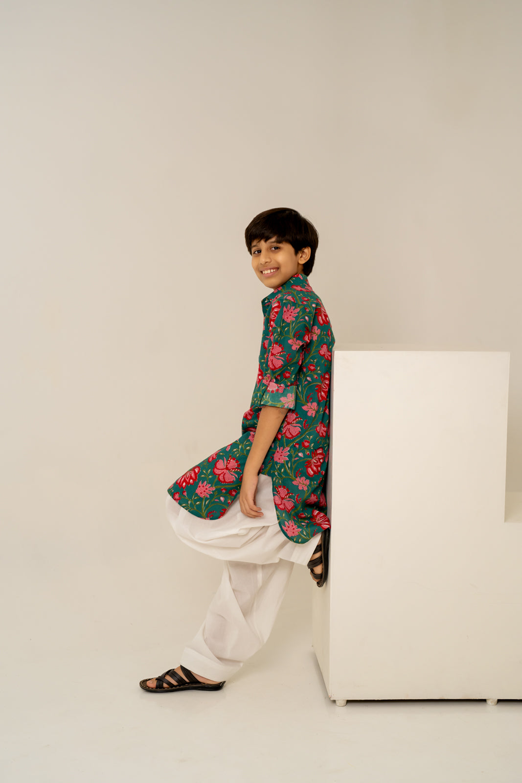 KHILKARI THE POP FLORAL COTTON KURTA SET