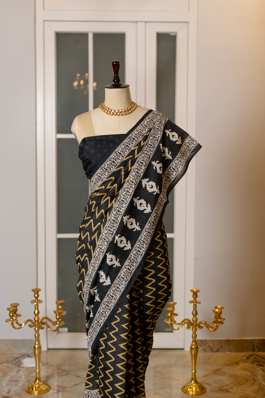 SOOT RAAG  BLACK MUL COTTON  CHEVRON PATTERN SAREE WITH PIECE