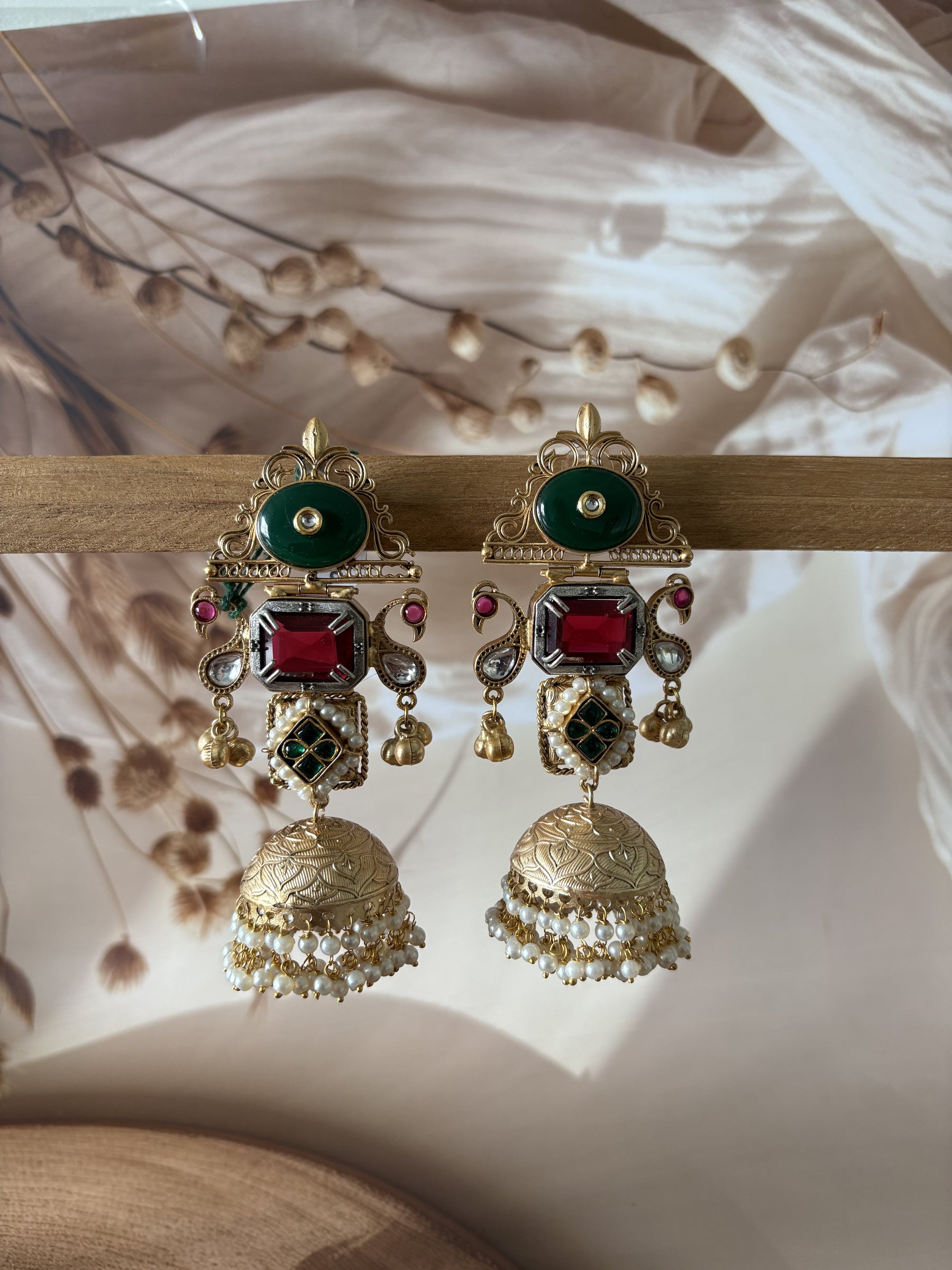 VEDA KUNDAN GOLD TONE JHUMKA EARRING SET