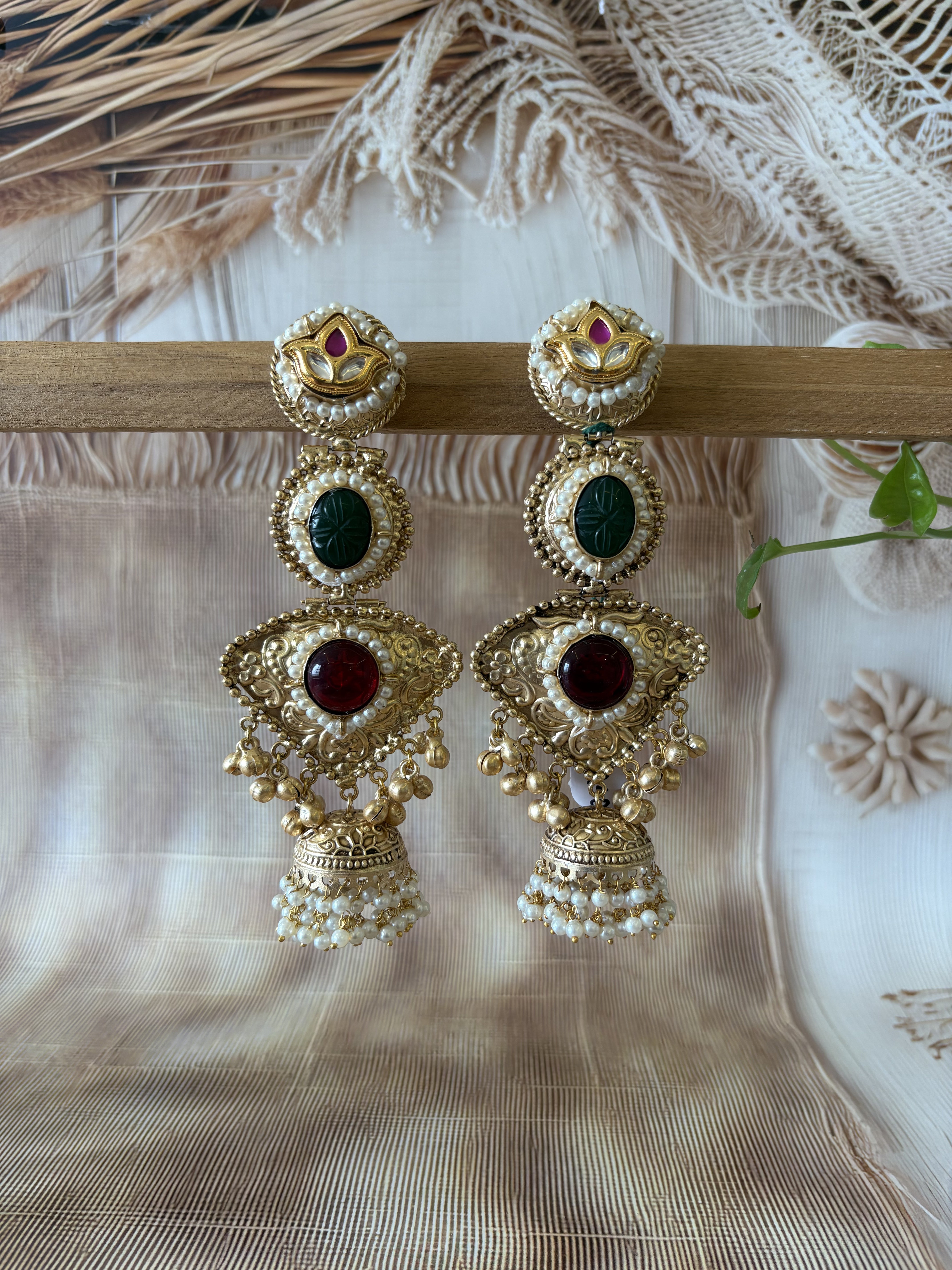 LEELA GOLD TONE STONE STUDDED EARRING SET