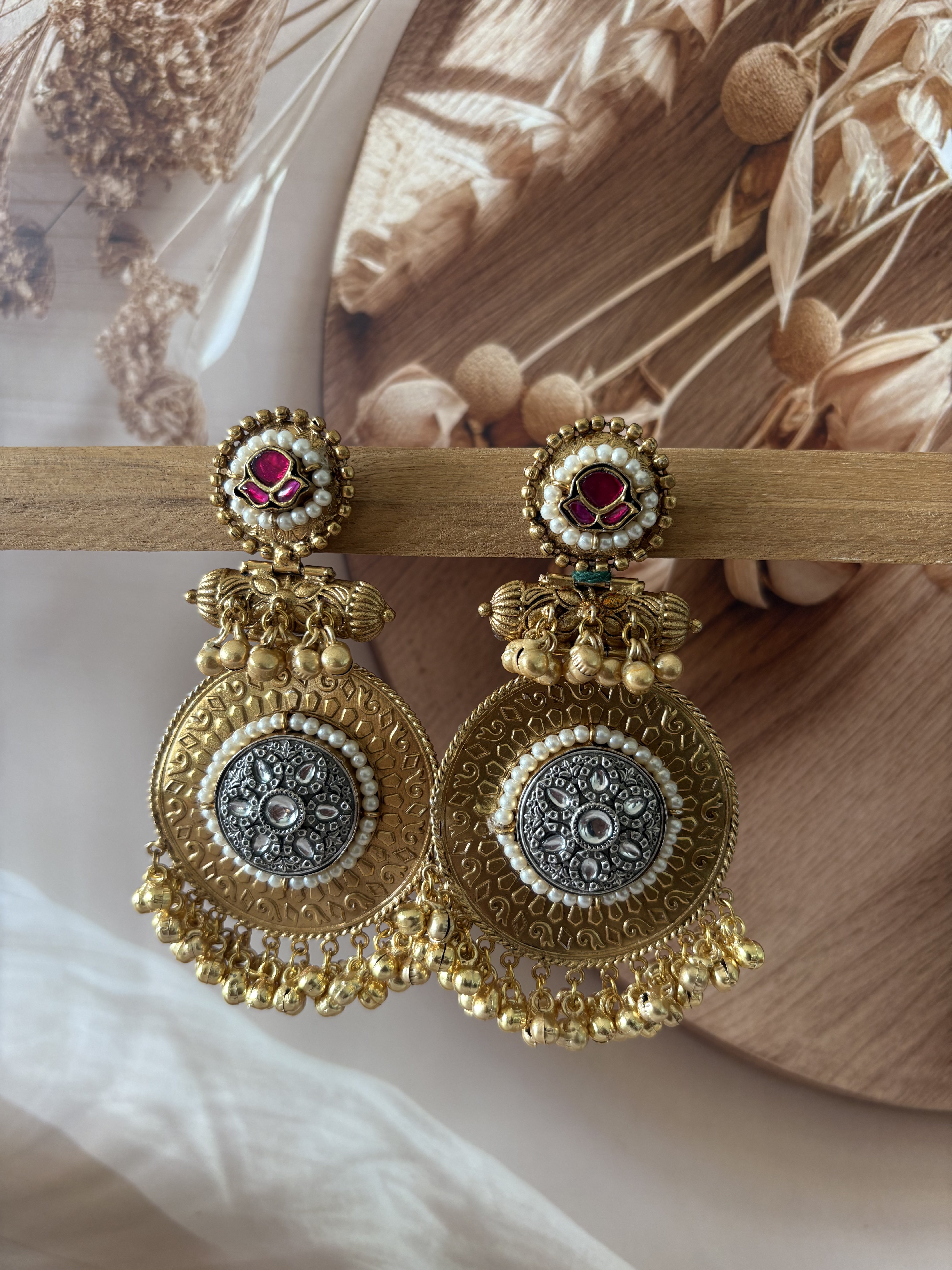 SAAGI GOLD AND SILVER TONE OXIDISED EARRING SET