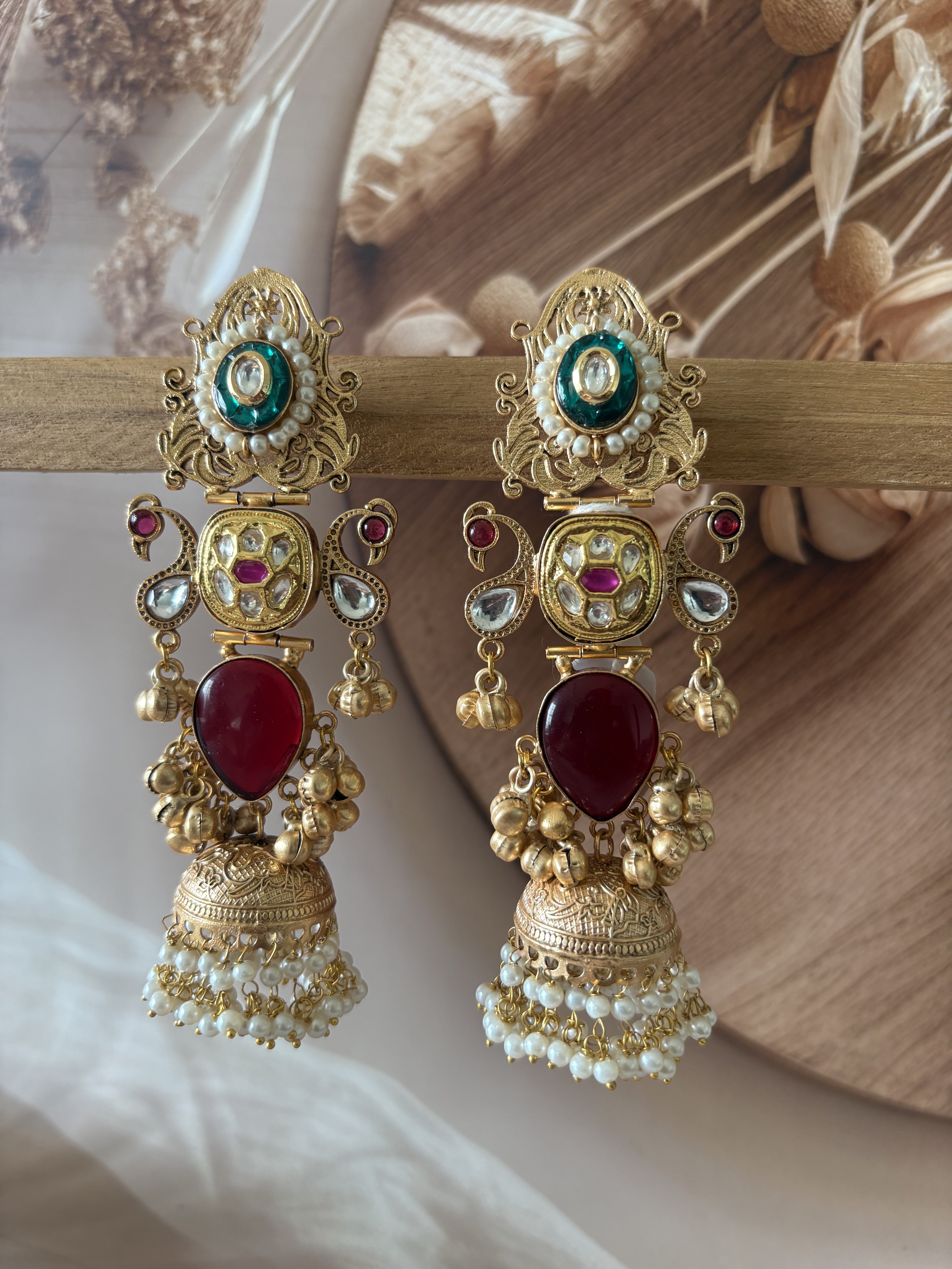 RAANI GOLD TONE KUNDAN STONE EARRING SET
