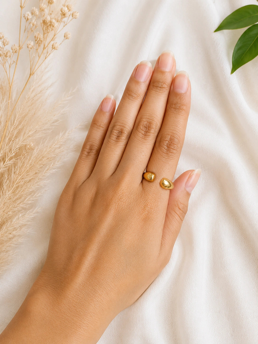 GOLDEN ECLIPSE RING