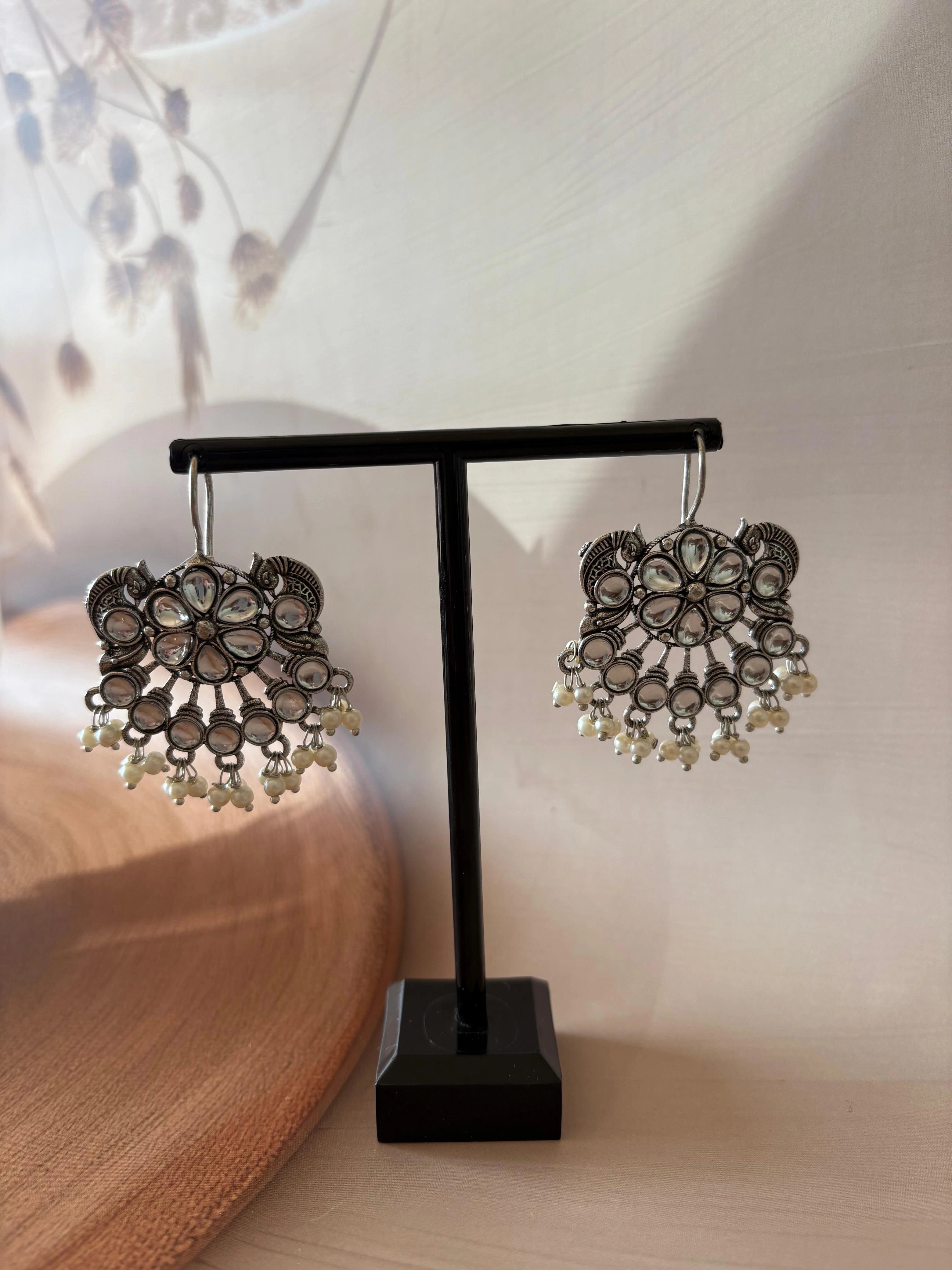 SILVER OXIDISED STONE STUDDED EARRING SET