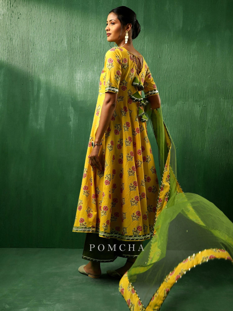 ADAA YELLOW HAND BLOCK COTTON ANARKALI SET WITH SOFT NET DUPATTA - Pomcha Jaipur