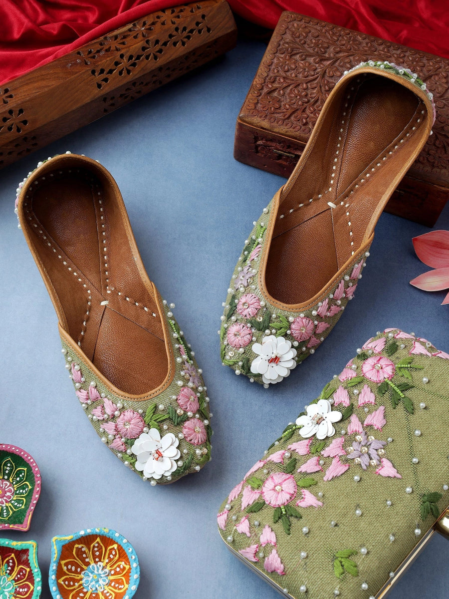 AISHA PASTEL GREEN JUTTI CLUTCH COMBO - Pomcha Jaipur