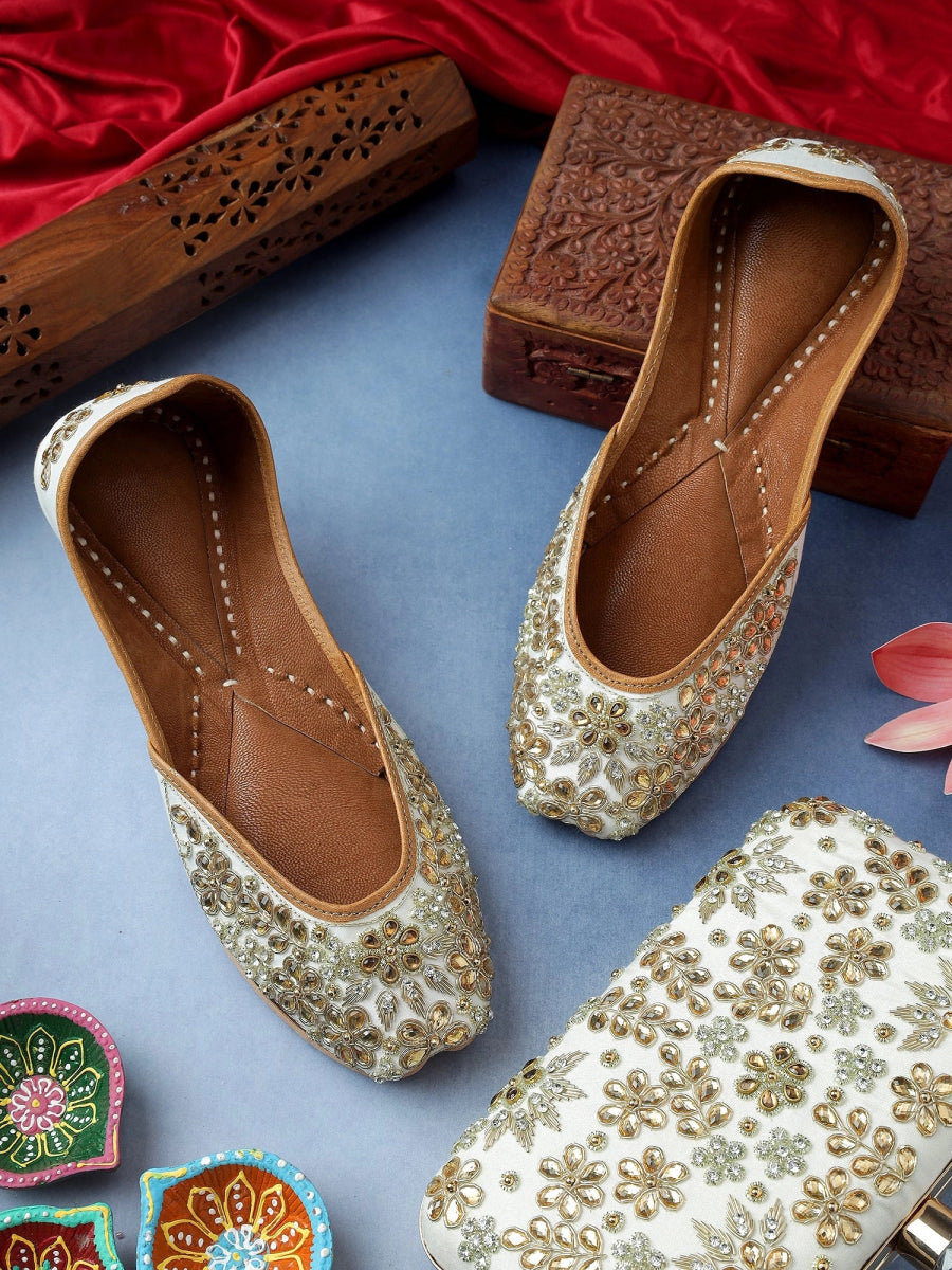 AYESHA OFF WHITE JUTTI CLUTCH COMBO - Pomcha Jaipur