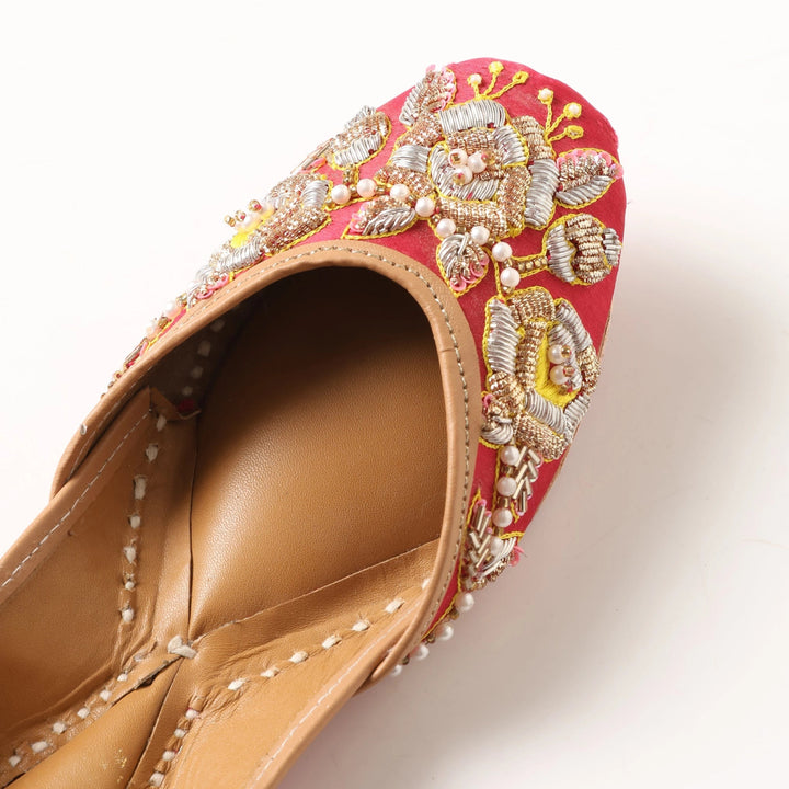 BLOOM'N RED MOJARI - Pomcha Jaipur