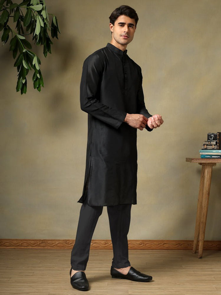 CHAAP MEN'S BLACK COTTON SILK KURTA SET - Pomcha Jaipur