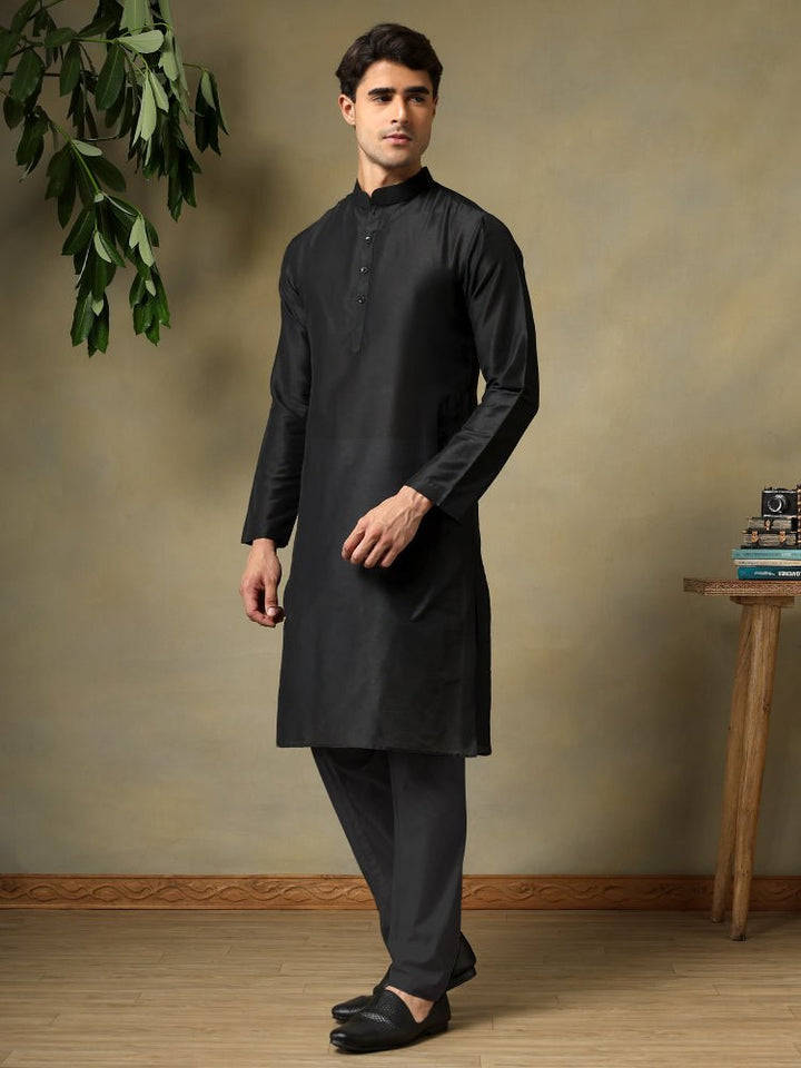 CHAAP MEN'S BLACK COTTON SILK KURTA SET - Pomcha Jaipur