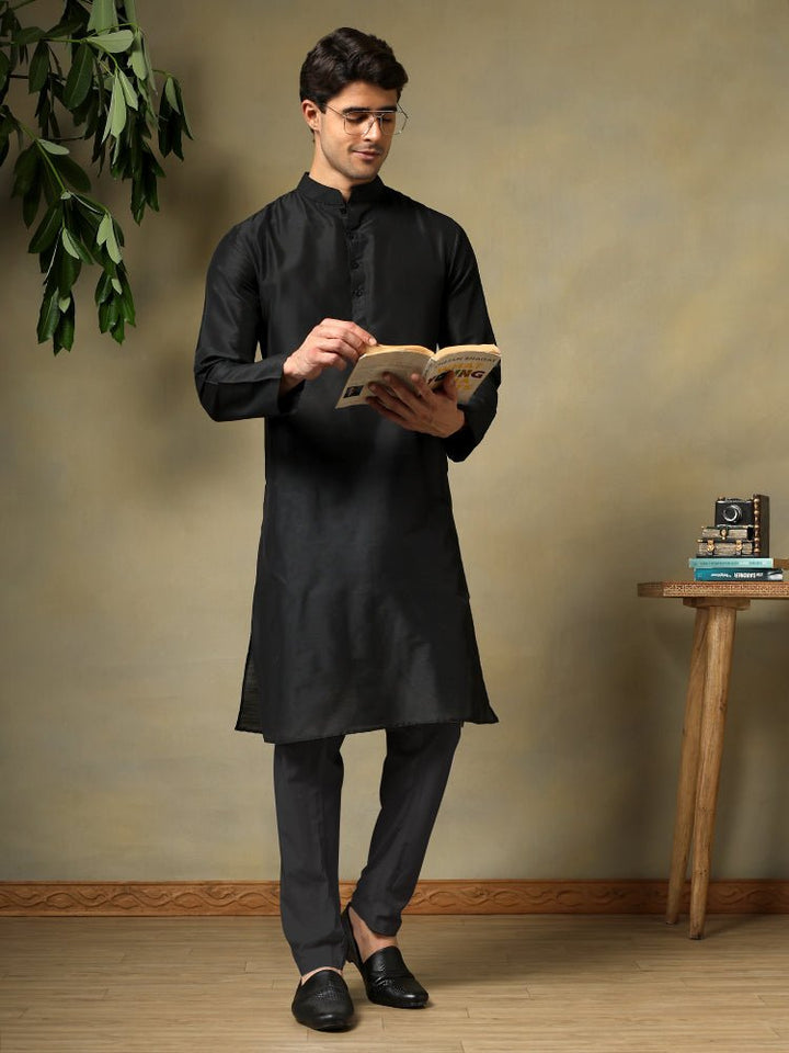 CHAAP MEN'S BLACK COTTON SILK KURTA SET - Pomcha Jaipur