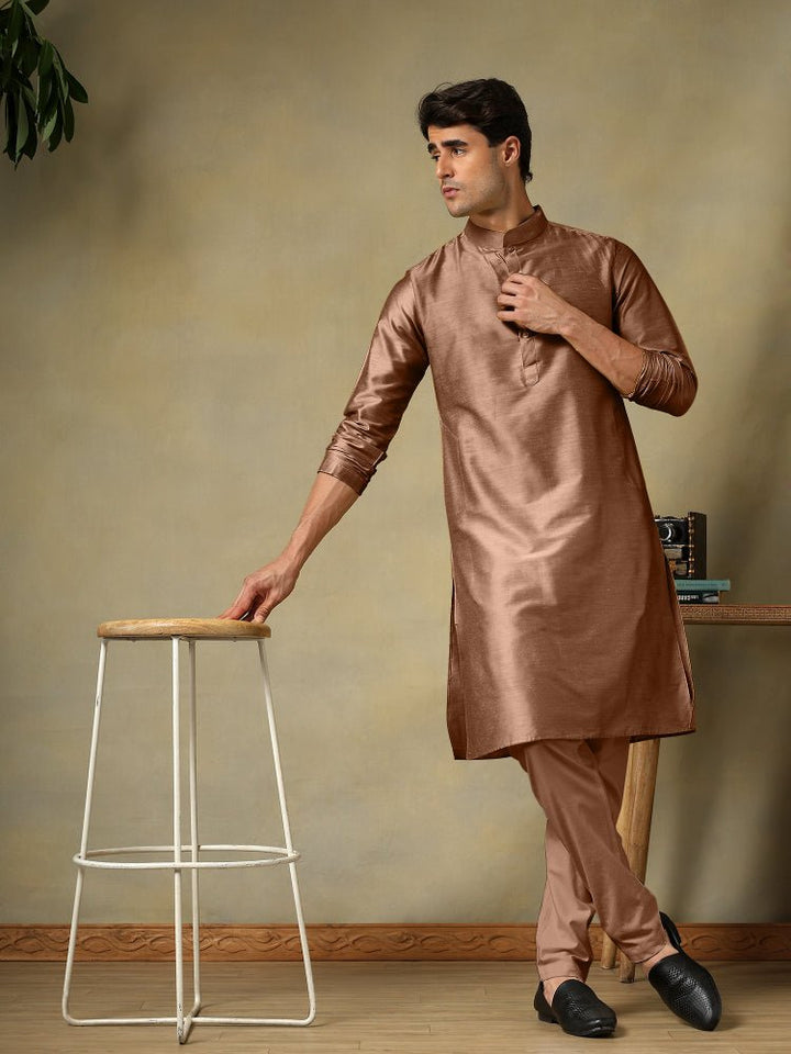 CHAAP MEN'S BROWN COTTON SILK KURTA SET - Pomcha Jaipur