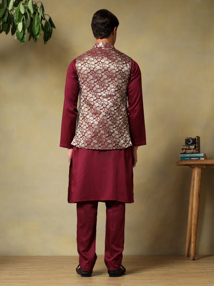CHAAP MEN'S DEEP MAROON DOLA SILK KURTA SET WITH BROCADE JACKET - Pomcha Jaipur