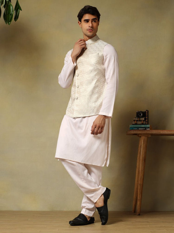 CHAAP MEN'S IVORY WHITE DOLA SILK KURTA SET WITH BROCADE JACKET - Pomcha Jaipur