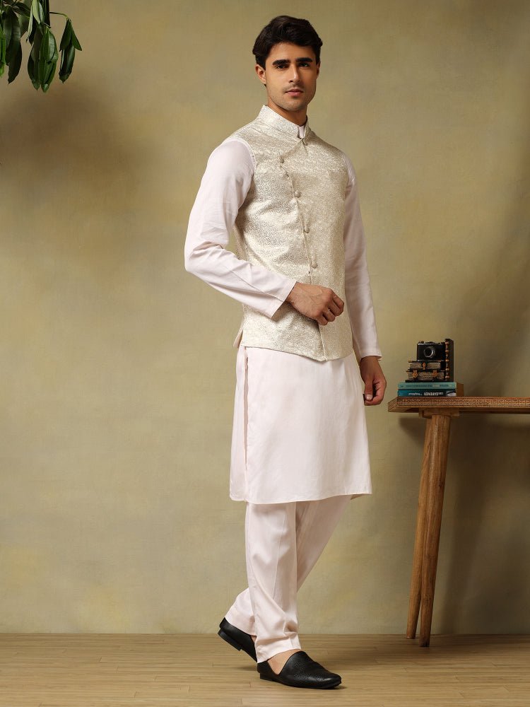 CHAAP MEN'S IVORY WHITE DOLA SILK KURTA SET WITH BROCADE JACKET - Pomcha Jaipur