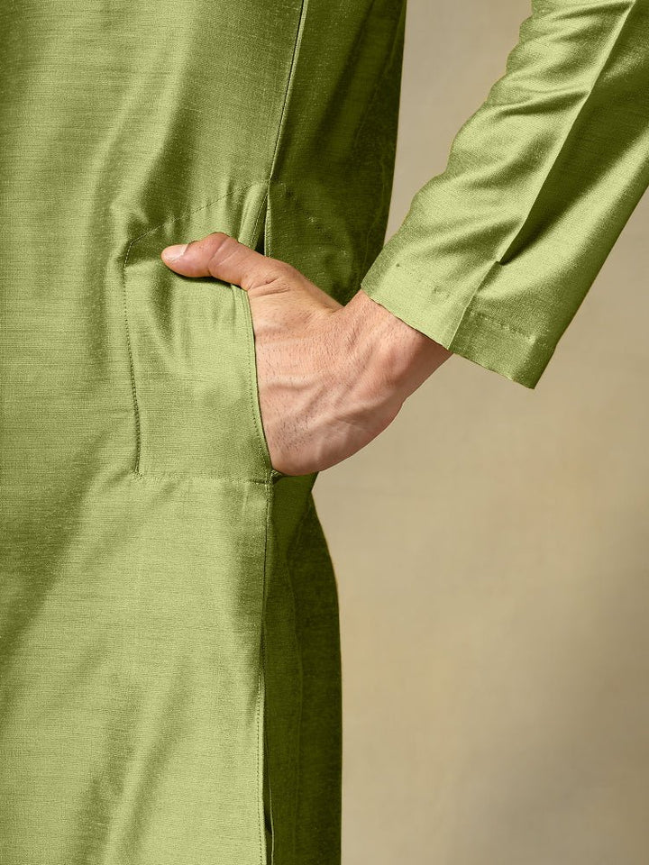 CHAAP MEN'S MEHENDI GREEN COTTON SILK KURTA SET - Pomcha Jaipur