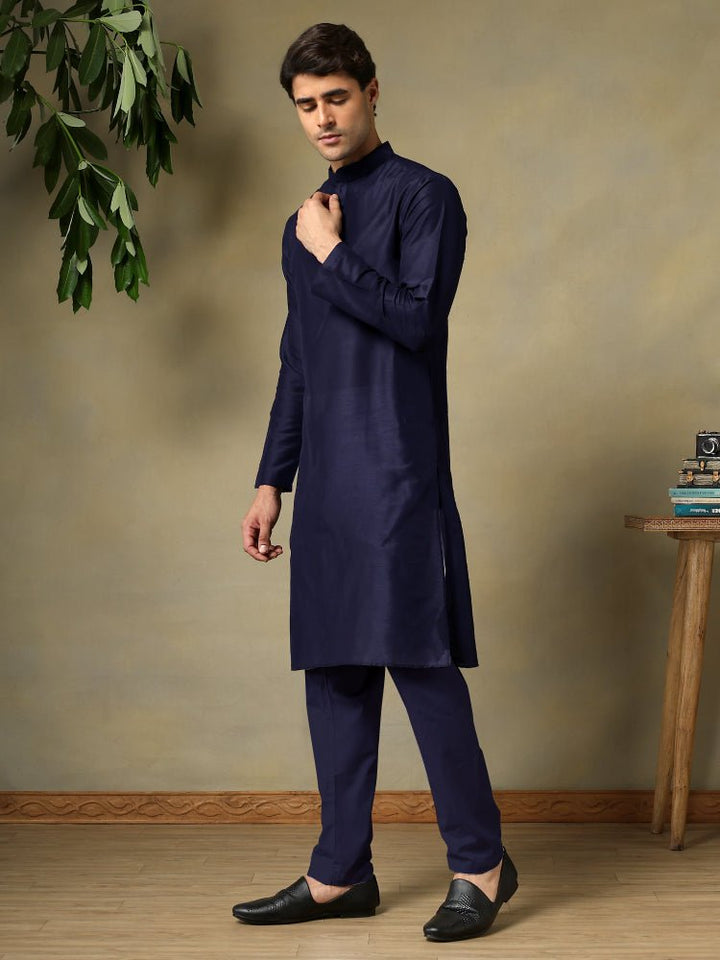 CHAAP MEN'S NAVY BLUE COTTON SILK KURTA SET - Pomcha Jaipur
