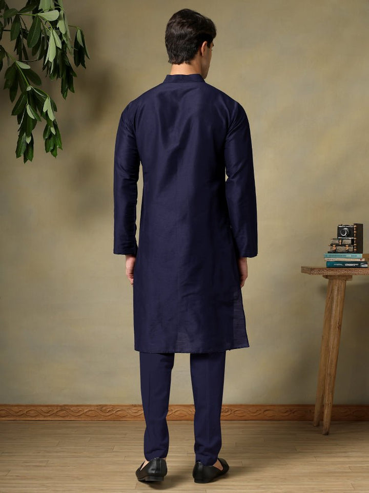 CHAAP MEN'S NAVY BLUE COTTON SILK KURTA SET - Pomcha Jaipur