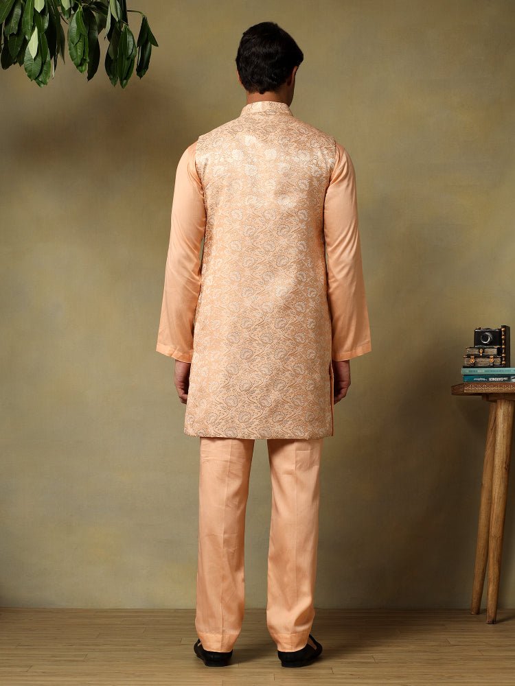 CHAAP MEN'S PEARL PEACH DOLA SILK KURTA SET WITH BROCADE JACKET - Pomcha Jaipur