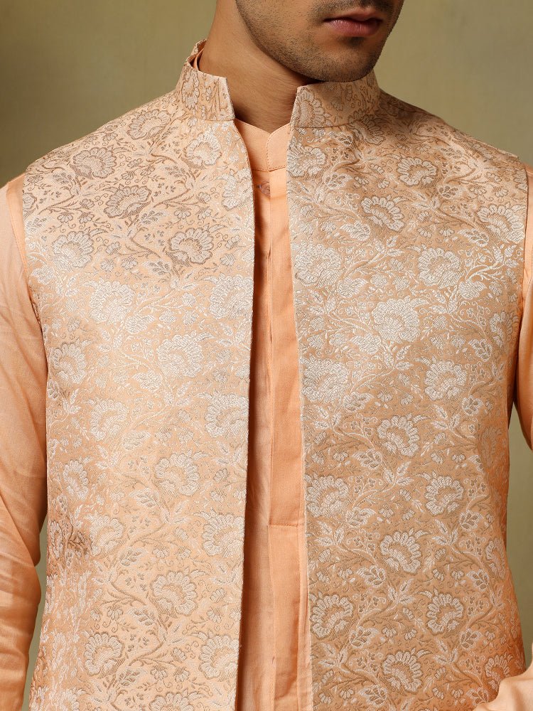 CHAAP MEN'S PEARL PEACH DOLA SILK KURTA SET WITH BROCADE JACKET - Pomcha Jaipur